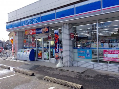 コンビニ　ローソン 富山経堂店（コンビニ）まで631m