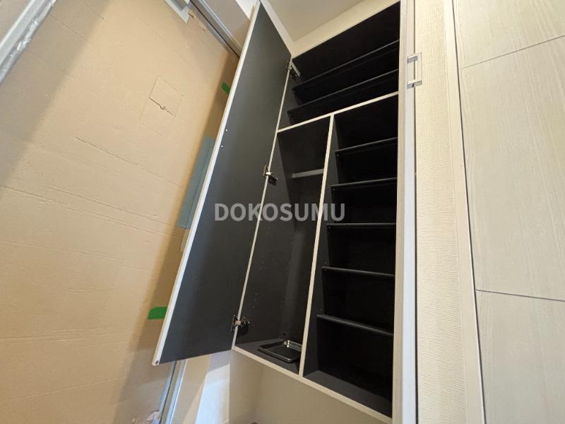 玄関　住まいの顔として相応しい、気品とゆとりのあるエントランス。