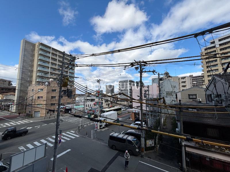 眺望　窓の外に広がる開放感。四季の移ろいを感じる景色。