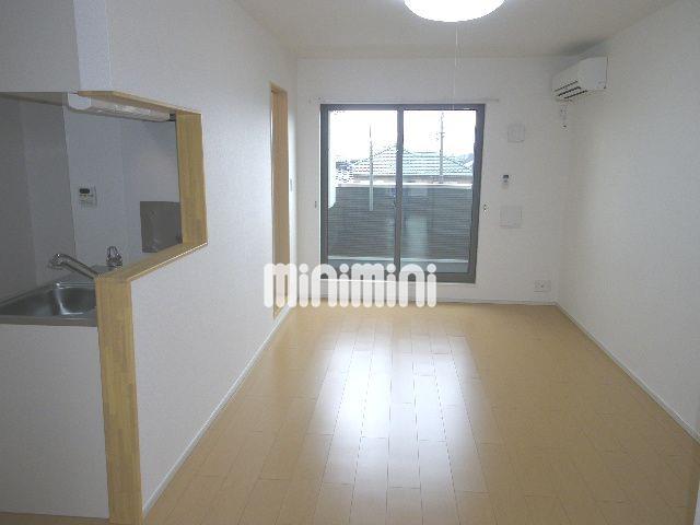 居室・リビング　エアコン・照明器具付きのお部屋です。