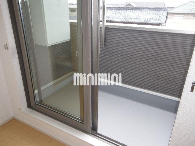 バルコニー　南向きの陽の入るバルコニーです。