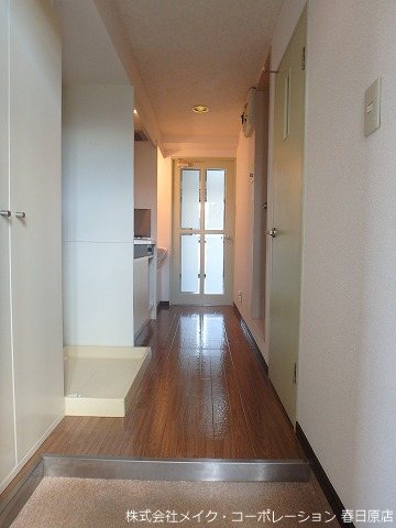 玄関　写真は同型タイプ