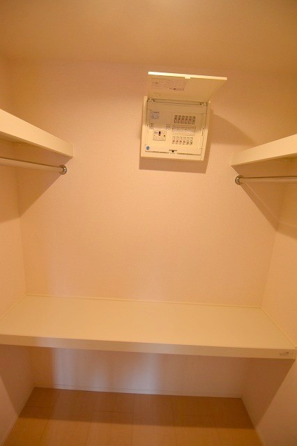 収納　広々ウォークインクローゼット