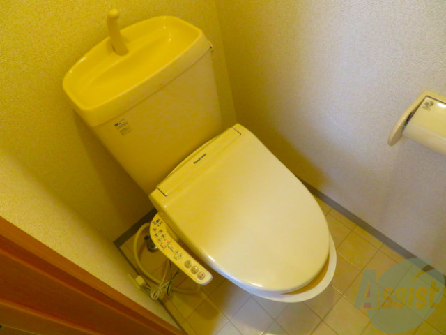 トイレ　こちらはトイレです。清潔感があり、安心して使用できます。