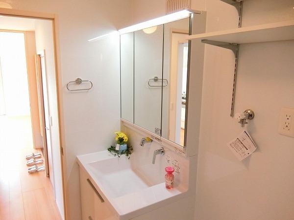 洗面設備　シャンプードレッサー！