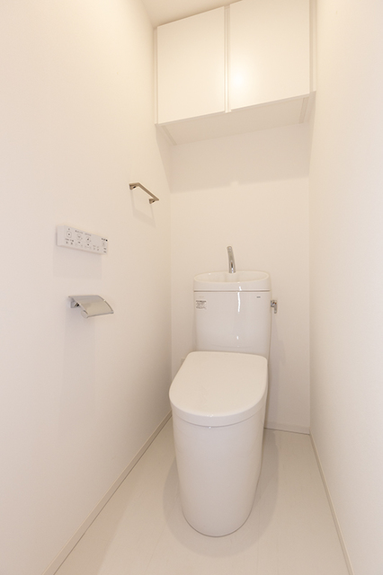 トイレ　※写真は同タイプ住戸です。