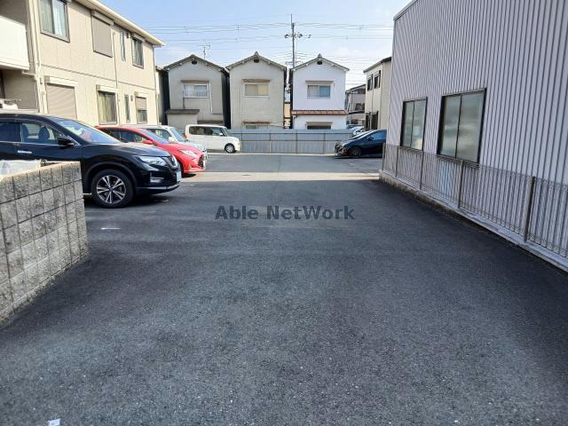 駐車場　駐車場