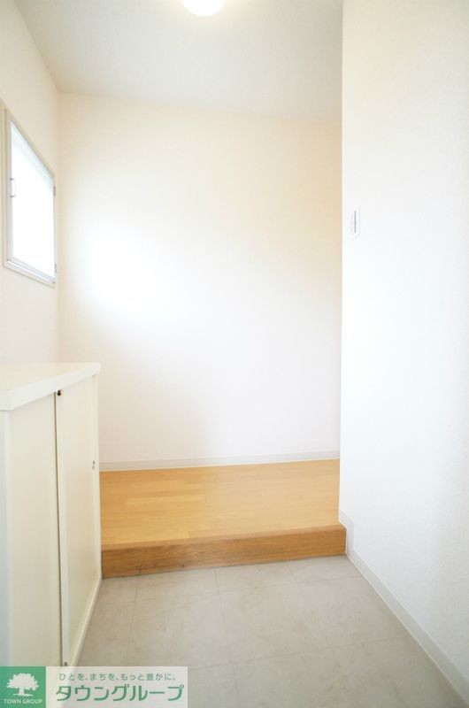 玄関　102号室参考写真