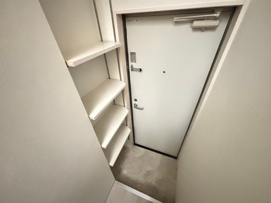 玄関　※別部屋の写真です