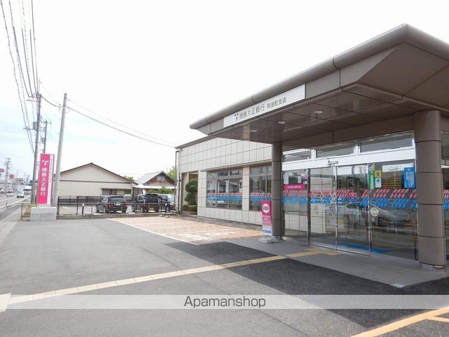 銀行　（株）徳島銀行／阿波町支店（銀行）まで896m