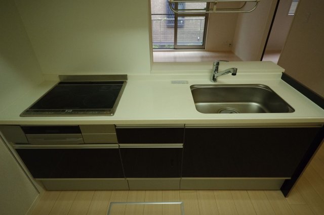 キッチン　ＩＨコンロ搭載の最新型キッチンです