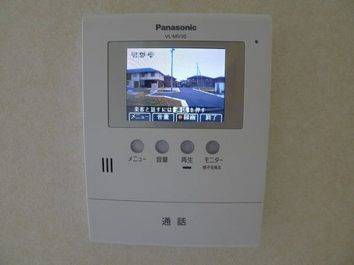 セキュリティ　録画機能付きＴＶドアホンで来訪者をチェックできます
