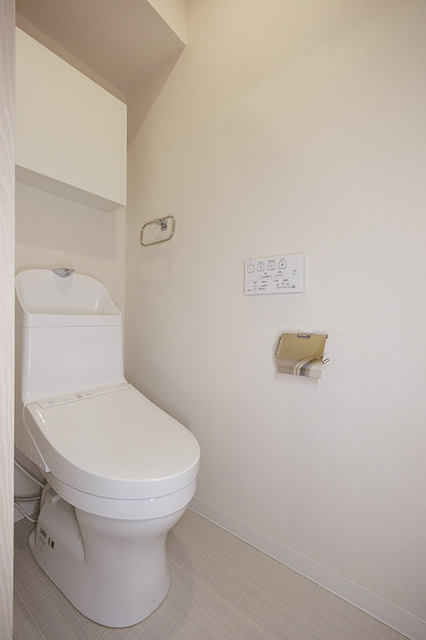 トイレ　※写真は同タイプ住戸です。