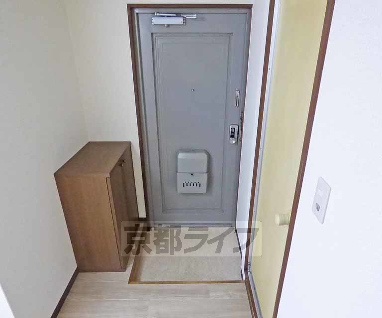 玄関　広々とした玄関スペースです。