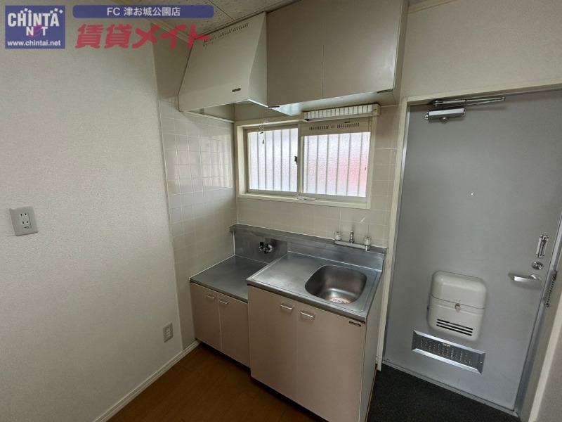 キッチン　同型参考写真