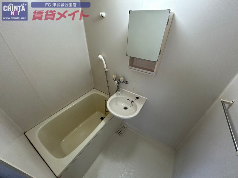 バス・シャワールーム　同型参考写真
