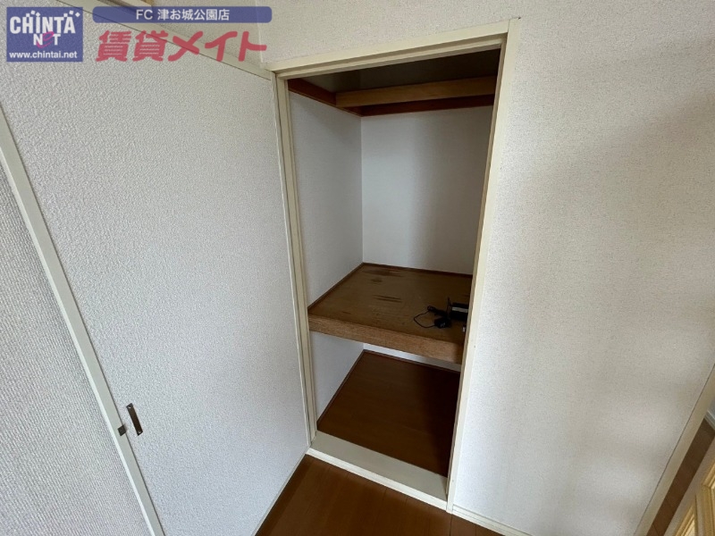 収納　同型参考写真