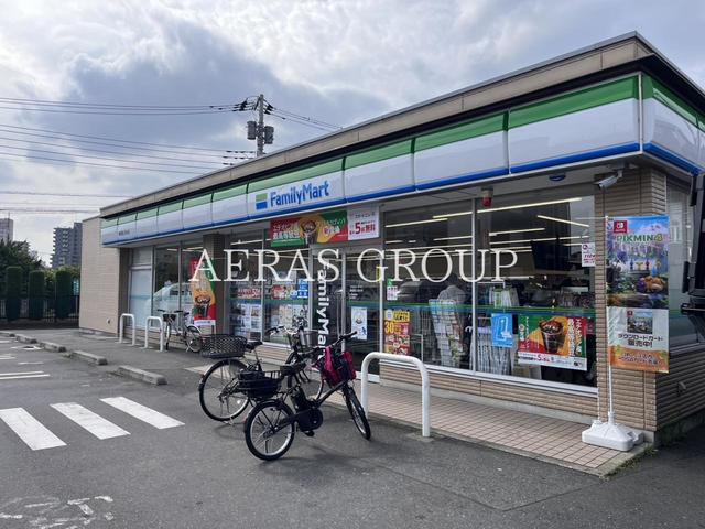 コンビニ　ファミリーマート 練馬富士見台店（コンビニ）まで302m