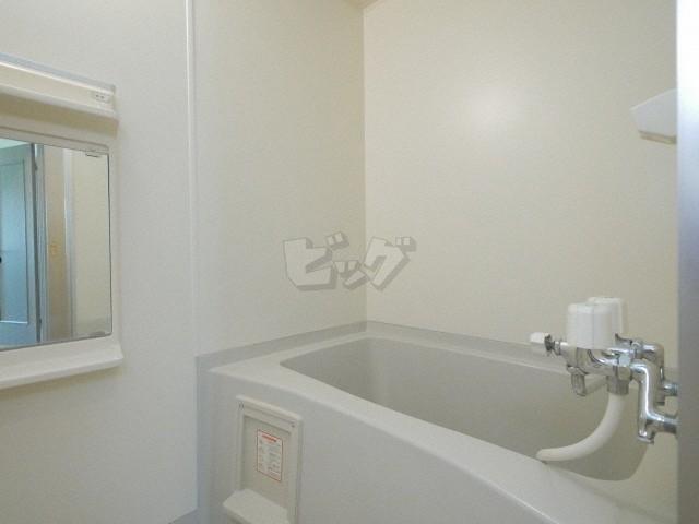 バス・シャワールーム　ゆったりとした浴槽で快適バスタイム♪