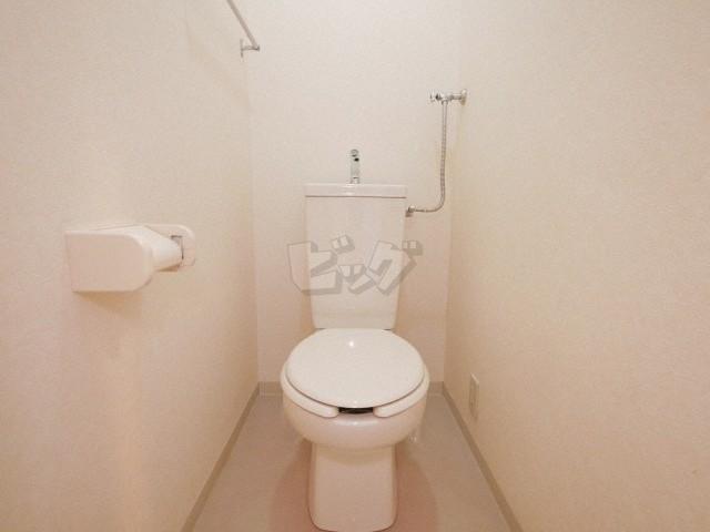 トイレ　弊社ではウォシュレットの取付もお手頃価格で承っております♪