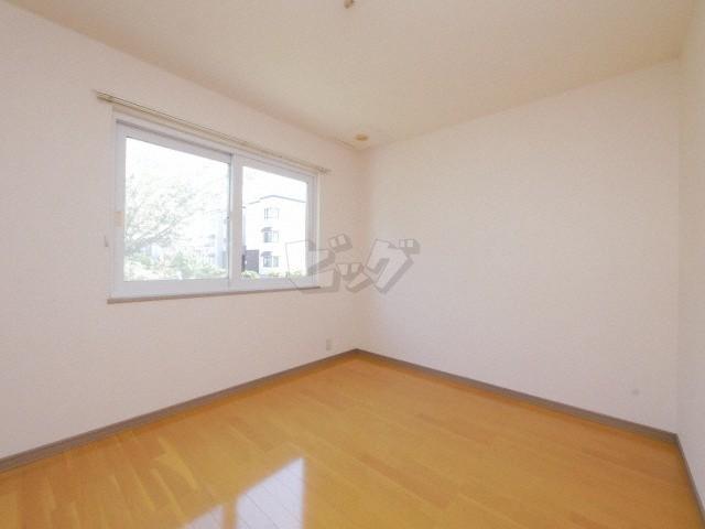 その他部屋・スペース　広々とした洋室です！