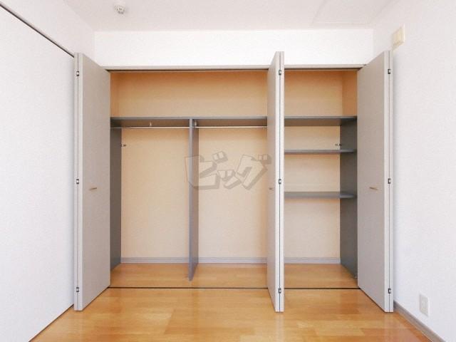 収納　衣類の収納に便利なクローゼットが付いています！