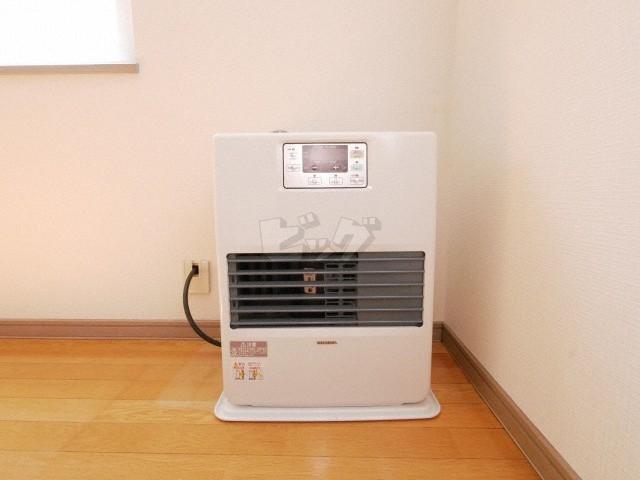 その他設備　経済的な灯油暖房です♪