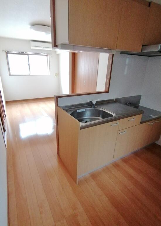 キッチン　ガスコンロ対応　都市ガス　　窓あり