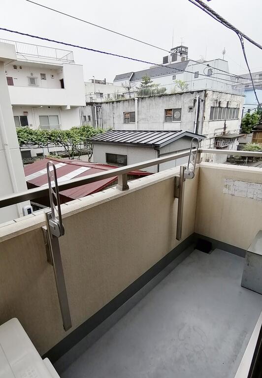 バルコニー　南向き　採光・通風良好