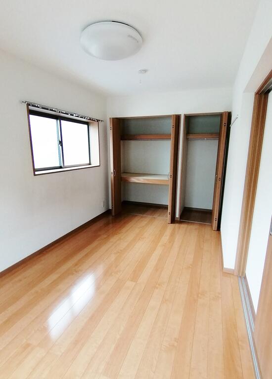 収納　6.7帖洋室　クローゼット