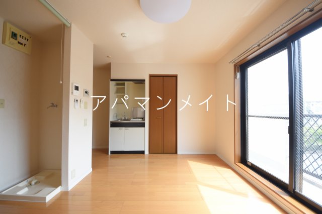 居室・リビング　ゆったり過ごせる居間です