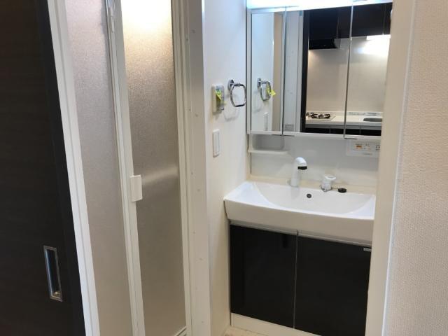 洗面設備　洗髪洗面化粧台