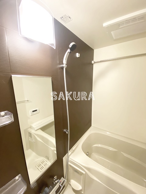 バス・シャワールーム　嬉しい追い焚き・浴室乾燥機付き♪