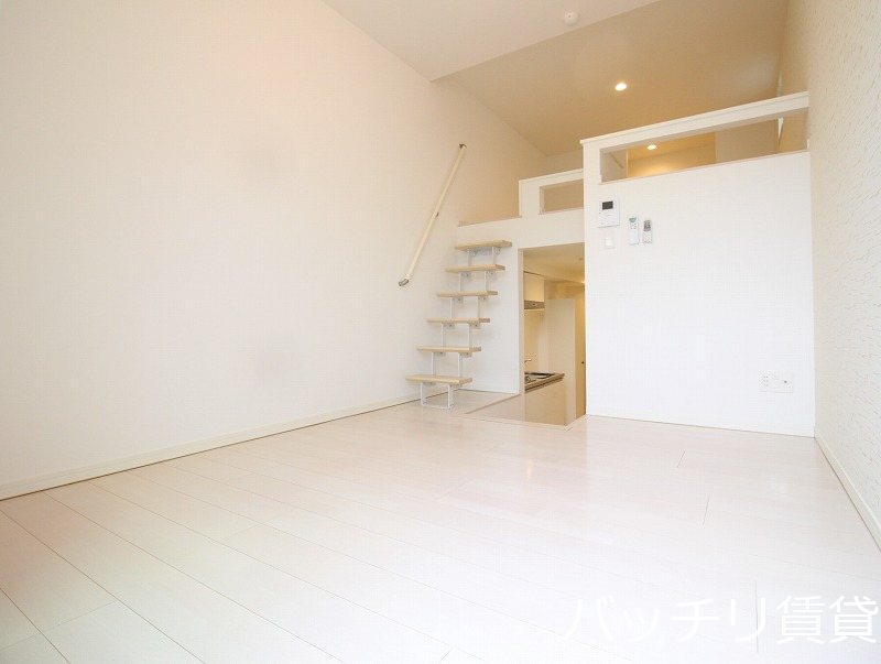 居室・リビング　同型タイプの為、現状を優先致します。