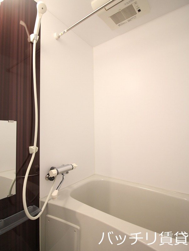 バス・シャワールーム　同型タイプの為、現状を優先致します。