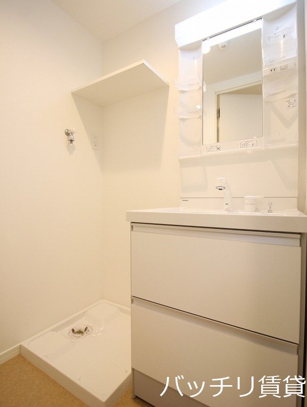 洗面設備　同型タイプの為、現状を優先致します。