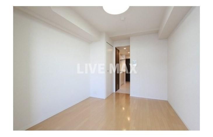 居室・リビング　別号室参考写真