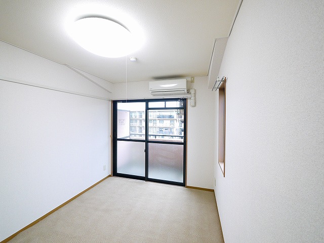 その他部屋・スペース　落ち着いた色調の洋室です