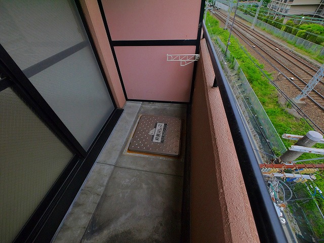 バルコニー　お洗濯にも便利なバルコニー付き