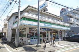 コンビニ　ファミリーマート 朝霞本町二丁目店（コンビニ）まで1042m