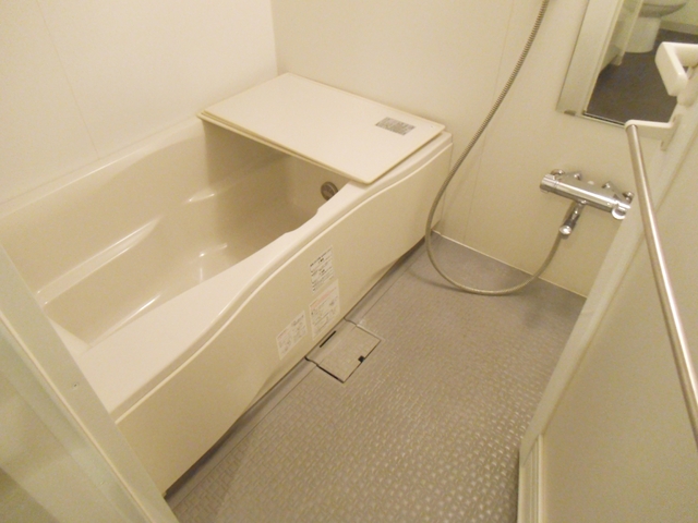バス・シャワールーム　バスルームも広いですね！
