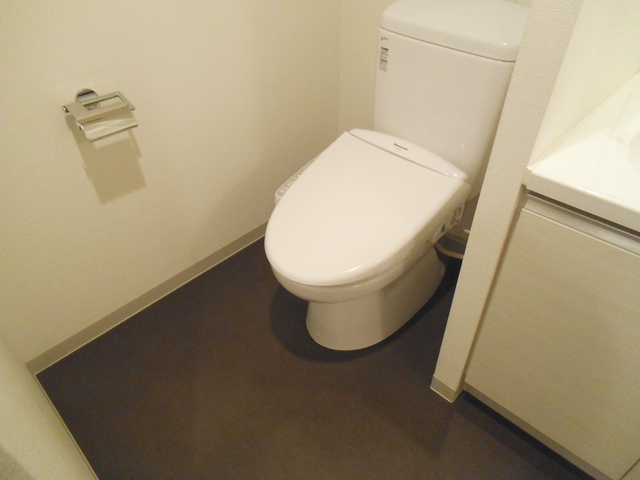トイレ　トイレスペースも広いです！