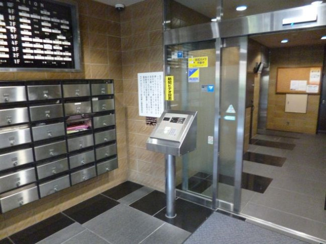 エントランス　オートロック付き