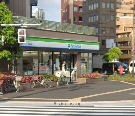 コンビニ　ファミリーマート（コンビニ）まで298m