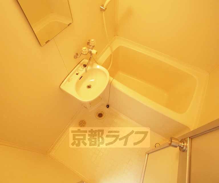 バス・シャワールーム　６帖の１Ｋタイプの写真です　参考写真としてごらんください