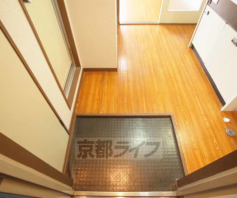 玄関　６帖の１Ｋタイプの写真です　参考写真としてごらんください
