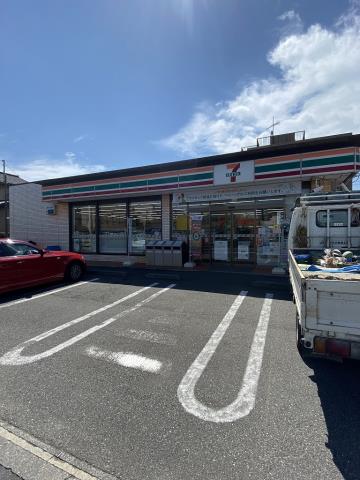 コンビニ　セブンイレブン（コンビニ）まで4104m