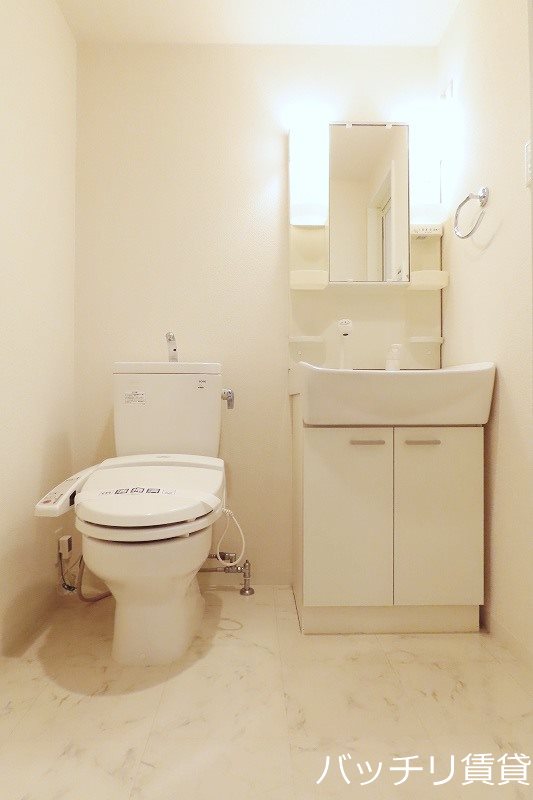 洗面設備　画像は同型イメージの為、現況を優先いたします。