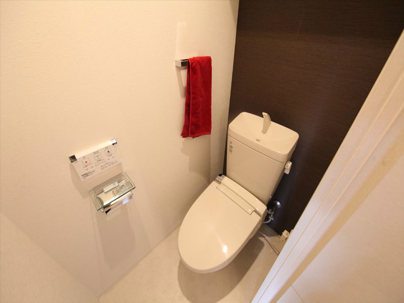 トイレ　温水洗浄便座付トイレ