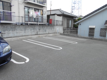 駐車場　駐車場完備です